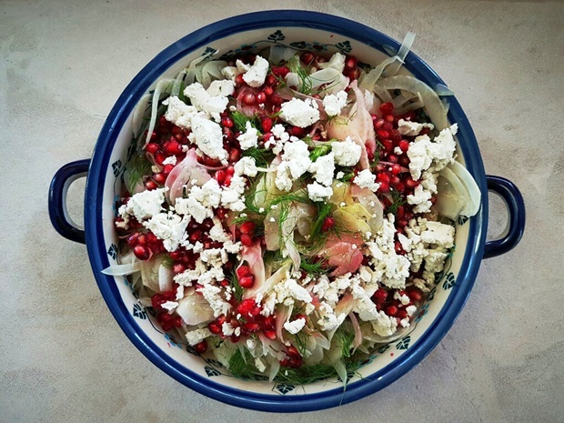 Gránátalmás édeskömény saláta kecskesajttal