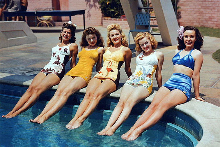 egyrészes fürdőruhák 50-es évek
