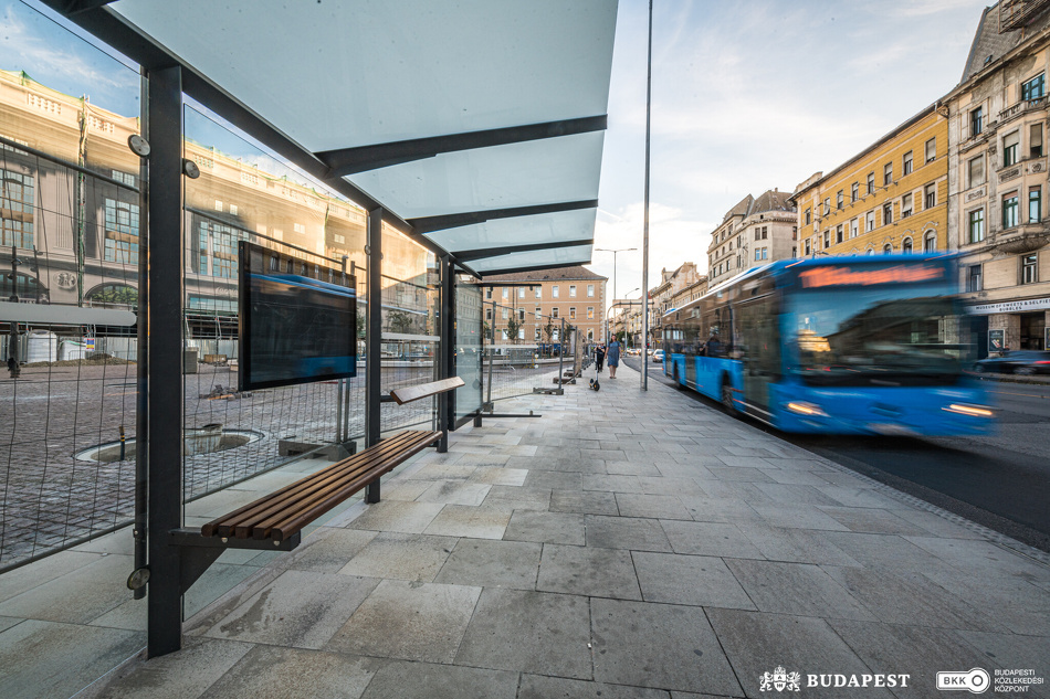BKK felújítás Blaha Lujza tér munkálatok 2022 buszmegálló busz villamos Budapest Magyarország 8. kerület 
