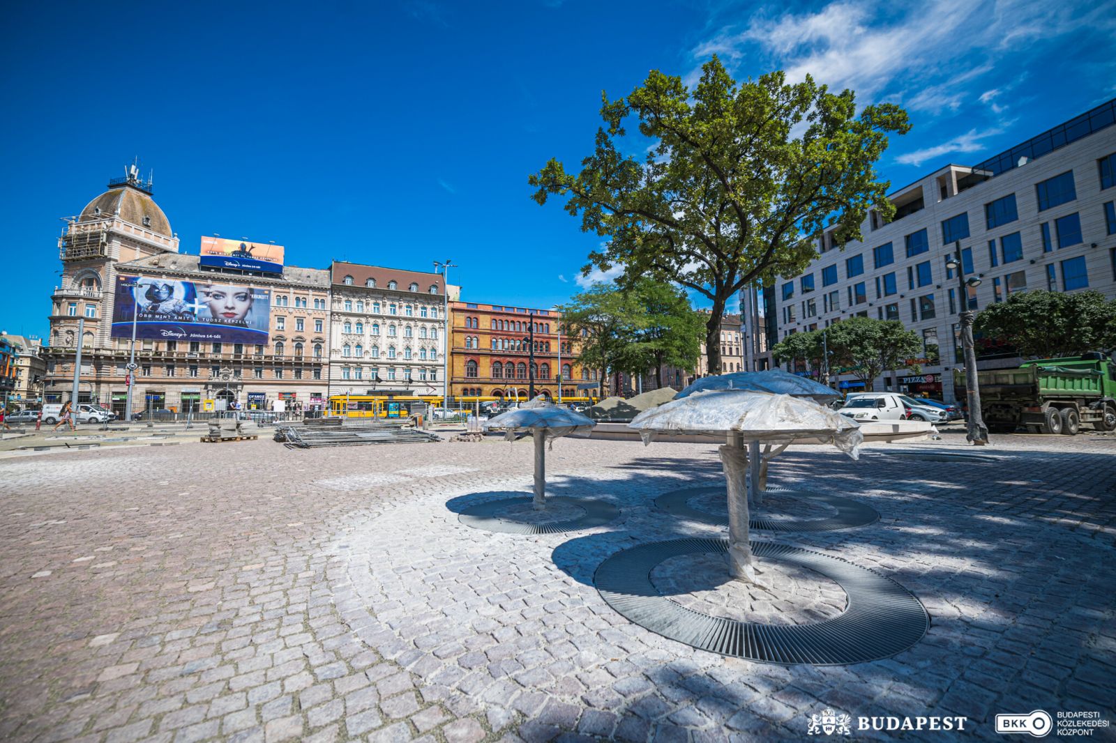 BKK felújítás Blaha Lujza tér munkálatok 2022 buszmegálló busz villamos Budapest Magyarország 8. kerület közlekedés liget park