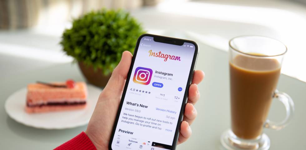 Instagram biztonság gyermekvédelem social media TikTok telefon korlátozás segítség szülő család kiskorú önbecsülés idő telefonozás