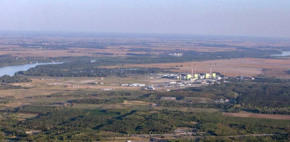 A paksi atomerőmű 2021. szeptember 10-én. Paks Atomerőmű kánikula energia áram Duna felmelegedés vízhőmérséklet Paks 2