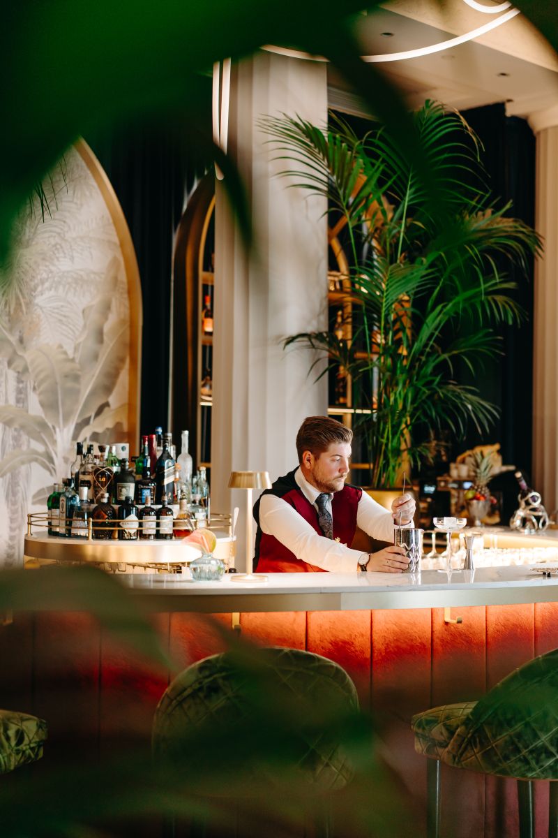 velvet bar cafe budapest al habtoor palace