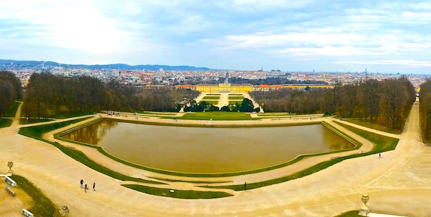 Panoráma a Gloriette tetőteraszáról