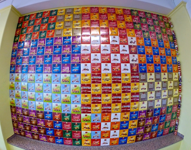 Heindl termékekből épített fal a bemutatóteremben