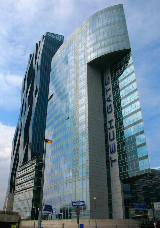 A DC Tower, előtte a Tech Gate Vienna