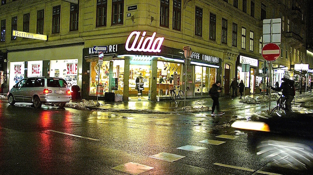 Az Aida presszó az Operával átellenben
