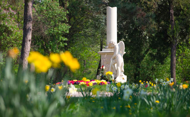 Mozart szimbolikus síremléke a St. Marx temetőben