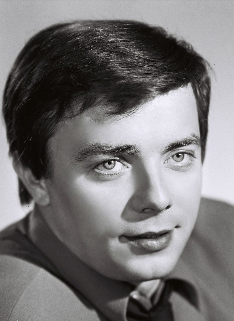 Elhunyt Aradszky László