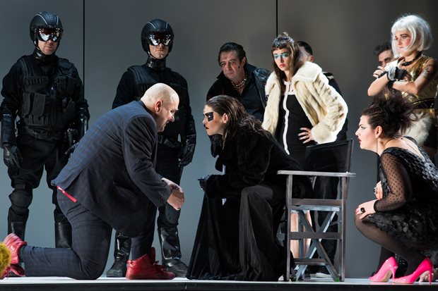 Az előadás április 18-án, szerdán 19:00 órától látható a Thália Színház Nagyszínpadán