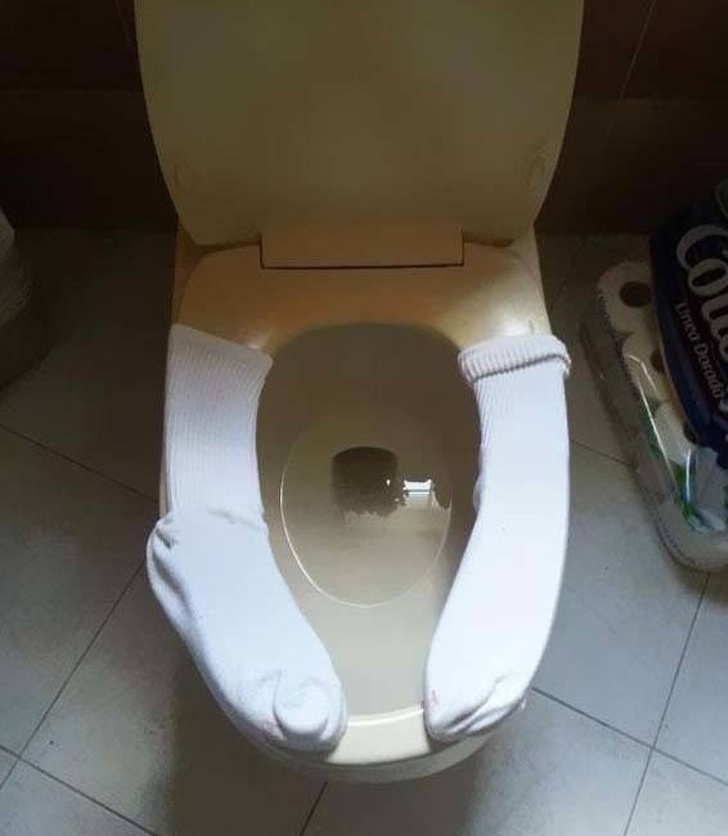 Apa szekrényében praktikus vécémelegítő is lapul.