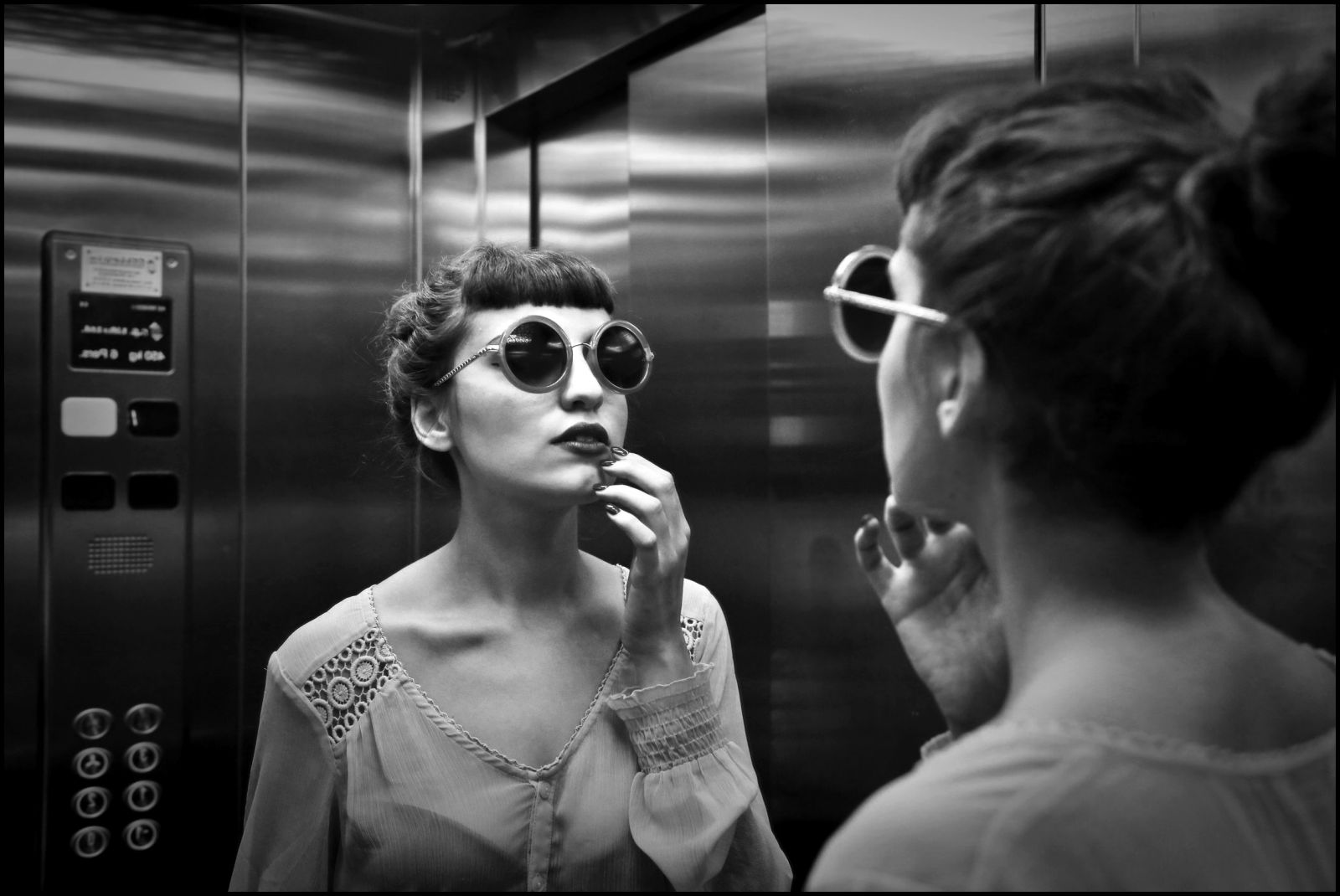 tükör, lift, biztonság