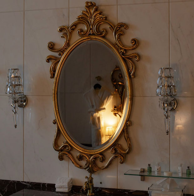 vintage antikolt tükör fürdőszobába