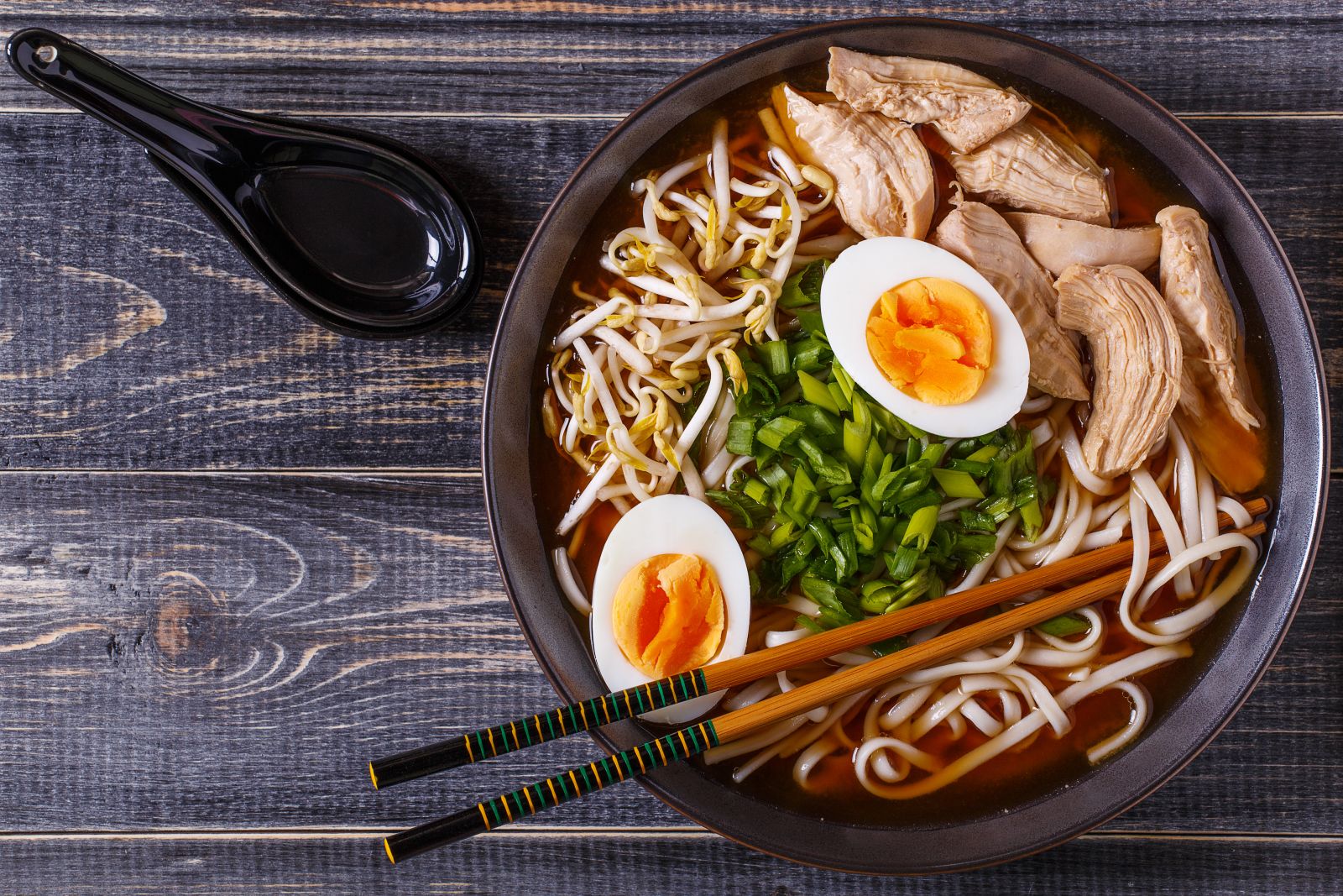 Japán ramen leves