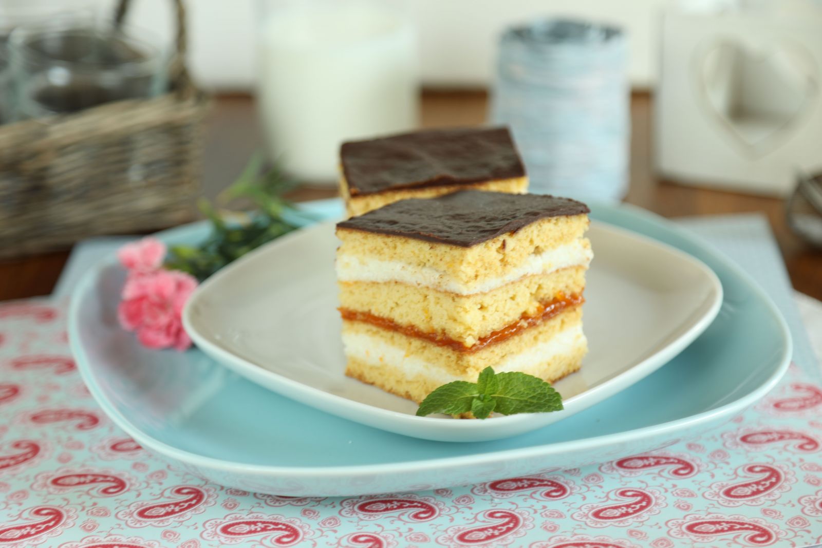 A mézes krémes számos magyar család asztalán visszatérő édesség