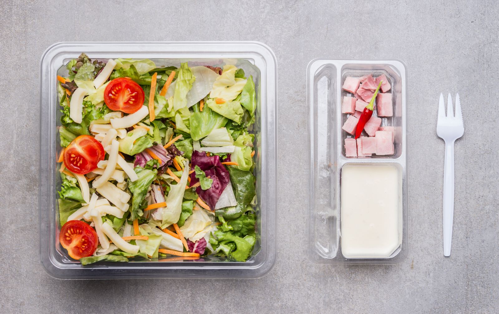 A nyers zöldséget, gyümölcsöt, salátát ne tároljuk műanyag dobozban, mert hamarabb megromlik
