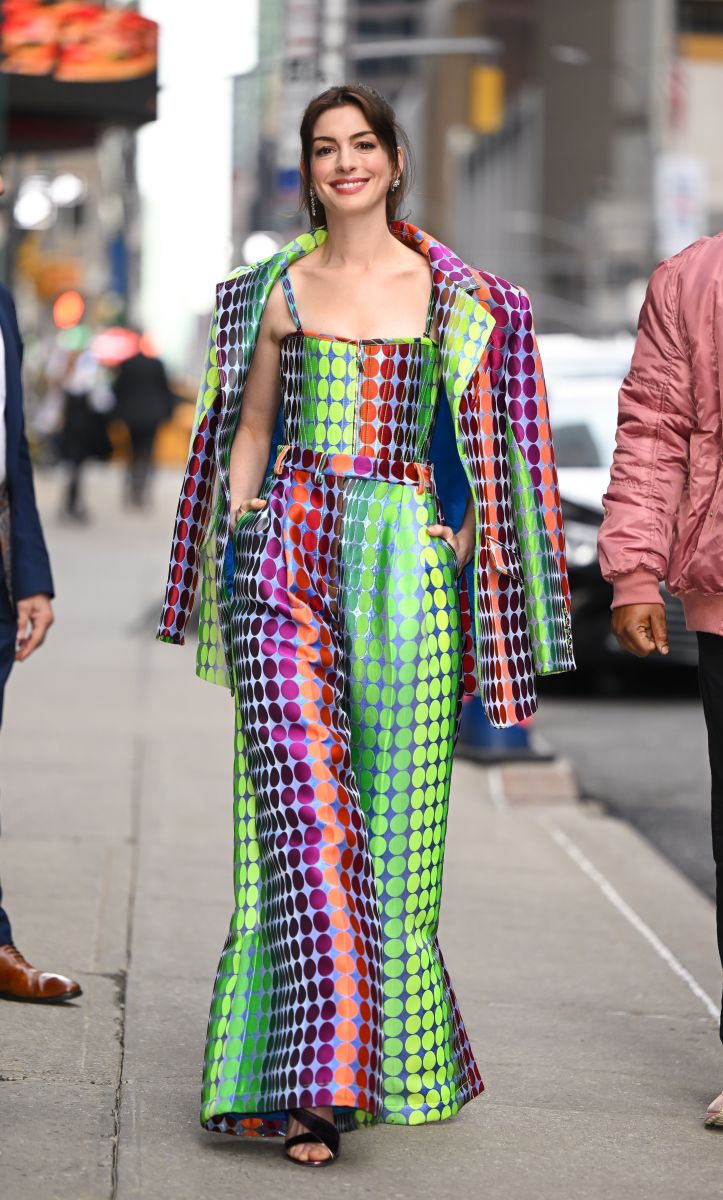 anne hathaway ruha szett divat