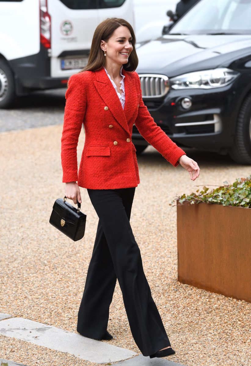 Kate Middleton Dánia alapítvány piros Zara blézer