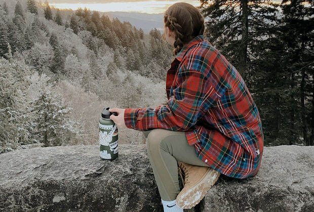 melegítő nadrág túra kockás ing