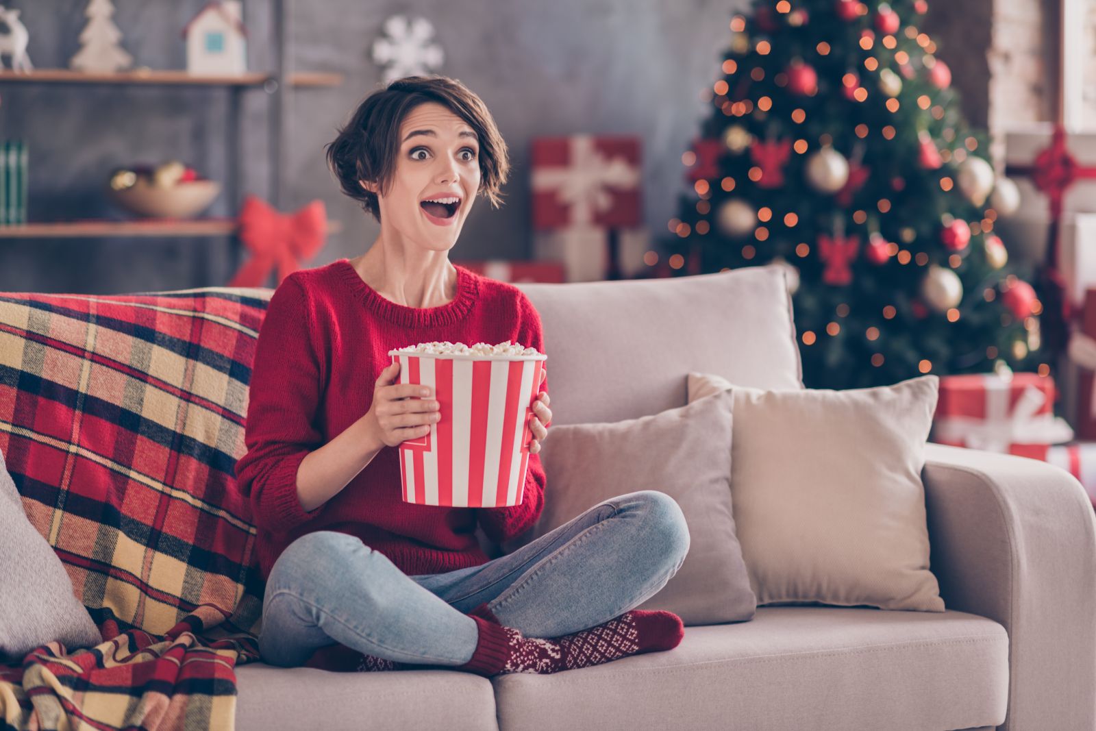 netflix, tv, kanapé, karácsony, kínálat, film, sorozat, ünnep, hangulat, popcorn