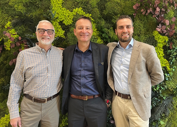 Rodney Briggs, a Maple Bear Global Schools alapítója és elnöke, Luc Albinski, a Vantage Capital ügyvezető igazgatója és Yann Bidan, a Maple Bear CEE vezérigazgatója