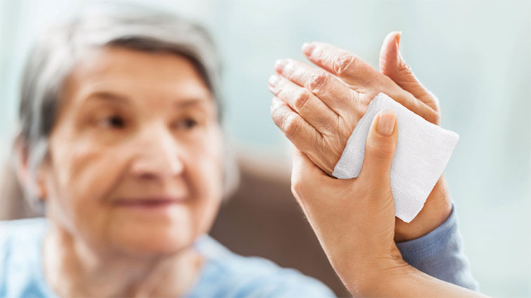 sebkezelés időseknek