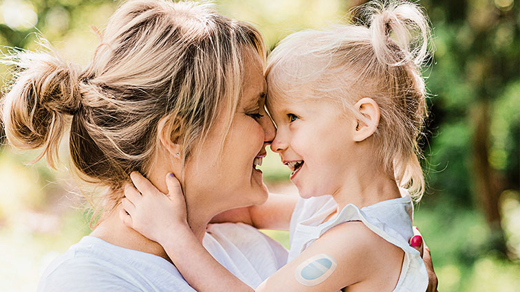 sebtapasz gyerek kislány anya