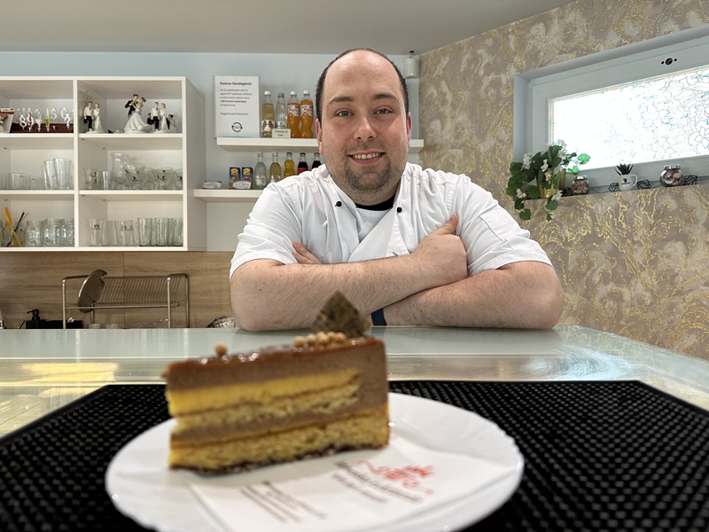 Sztaracsek Ádám és a Jókai torta