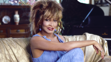 Tina Turner már 83 éves, de még mindig trendi: így néz ki napjainkban a legendás rocknagyi – fotók 