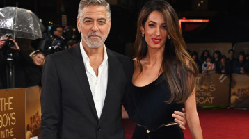 Amal Clooney ismét elbűvölt mindenkit: ő volt a legszebb a vörös szőnyegen, fekete szettjét irigyli most az összes nő