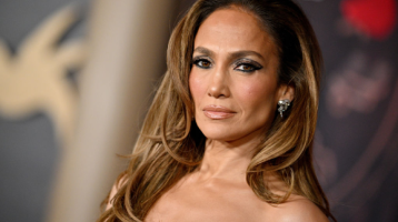 Ők Jennifer Lopez gyönyörű testvérei: Leslie és Lynda a megszólalásig  hasonlítanak a világhírű énekesnőre - Fotók