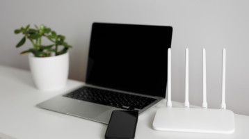 Soha ne rakd erre a 3 helyre a WiFi routert: sokkal lassabb lesz az internet, ha itt helyezed el a készüléket a lakásban