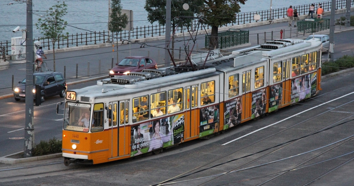 Forgalmi V ltoz s ssze tk z tt K t Villamos Budapesten Femcafe forgalmi-v-ltoz-s-ssze-tk-z-tt-k-t-villamos-budapesten-femcafe