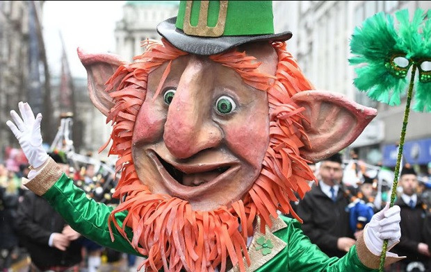 Belfast városában lenyűgöző maskarákba öltöznek az írek