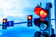 A közlekedési tisztviselők nemzeti szövetsége (NACTO) szerint a piros lámpa átlagos hossza egy városi területen 60-90 másodperc. Tehát attól függően, hogy hol élsz, milyen gyakran vezetsz, és más változóktól függően, a piros lámpánál való várakozással töltött idő változhat. Például egy közlekedési lámpa a Clinton Road és a 23-as út sarkán West Milfordban, New Jersey-ben, óránként közel 57 percig piros marad.