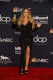Mariah Carey egy klasszikus fekete estélyit öltött magára, amiben istennőként vonult végig a vörös szőnyegen. Nem is választhatott volna jobban, fantasztikusan nézett ki, és ha valaki, ő valóban méltó az Idol díjra. 