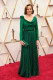 Sigourney Weaver dívaként vonult végig a vörös szőnyegen. A színésznő 70 évesen is pontosan tudja, mi áll jól neki és hogyan hangsúlyozza nőiességét. Szerintünk ez a zöld ruha telitalálat volt, egyszerű, letisztult, mégis csinos megjelenést kölcsönzött a sztárnak. Le a kalappal.