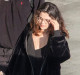 Selena Gomez a napokban Londonban tartózkodott, ahol többek között vásárlással múlatta az időt - méghozzá smink nélkül. 