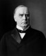 William McKinley minden bizonnyal odáig volt, hogy a 20. század első amerikai elnöke lehet, amikor 1900-ban megválasztották. Alig egy évig tölthette be azonban ezt a pozíciót, mivel 1901-ben Leon Frank Czolgosz, egy anarchista kétszer rálőtt. Bár az orvosok egy ideig bíztak a felépülésében, nyolc nap múlva távozott az élők sorából.