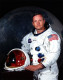 Ami tuti, hogy Neil Armstrong járt a Holdon, és abban a pillanatban ő is földönkívülinek érezhette magát. Szóval, ha innen nézzük, tényleg volt a Földön kívül is élet az égitesten, amit Apollo 11-nek hívtak.