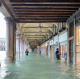 Egy hete még talán senki sem gondolta, hogy néhány napon belül combközépig jár majd a vízben Velence központi utcáin.
