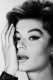 Anouk Aimée francia színésznő szintén Az édes életben és a 8 ½ című Fellini-filmekben tűnt fel és nyújtott maradandó alakítást. Mindkét műben hasonló figurát játszott: előbbiben Maddalenát, a dúsgazdag, unatkozó, léha nőt, utóbbiban Luisát, a Marcello Mastroianni által alakított hűtlen Guido csalfa feleségét.