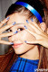 Ariana Grande például a kimondottan különleges körmökért rajong, amit ez az extrém kék manikűr is bizonyít.
