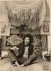 Londoni tartózkodása idején Hendrix rendszeresen ellátogatott az Oxford Street-i John Lewis áruházba, ahol igen nagy feltűnést keltett, ahogy extravagáns ruházatában például függönyanyagokat válogatott nem messze lévő lakásába.