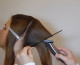 A legegyszerűbb, ha elektromos hajvágót választasz, azzal egy pillanat alatt le tudod vágni a töredezett hajvégeket, használata egyszerűbb, mint a hagyományos ollóé.