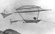 Sir George Cayley, az „aerodinamika atyja” 1853-ban siklógépet épített, ami lejtőn való vontatás közben rövid időre már a levegőbe is emelkedett.  