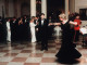 Nem ez az első alkalom, amikor elárverezik Diana hercegnő ikonikus ruhadarabjait. 2011-ben például azt az estélyit adták el 150 millió forintért, amiben az Egyesült Államokban, John Travoltával táncolt. 