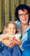 Elvis őszinte rajongással imádta kislányát, Lisát, aki mindössze kilenc éves koráig élvezhette apja szeretetét.