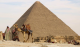 Itt, Afrikában található az ókori világ hét csodájának egyike, a Hufu-piramis, ismertebb nevén a gízai nagy piramis. Az egyiptomi óbirodalmi Hufu fáraó által épített piramis a világ legnagyobbja, sőt, a kínai nagy fal mellett a legnagyobb ismert ókori építménye is. Azt tudtad, hogy 147 méteres magasságával négy évezreden át bolygónk legmagasabb épületeként tartották számon?