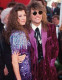 Jon Bon Jovi és Dorothea - Az énekes és felesége elképesztően hosszú ideje, 29 éve vannak együtt. A zenész nem vacakolt sokáig a kereséssel, középiskolai szerelmének tette fel a nagy kérdést. "Már elsőre remekül választottam" - monda a People magazinnak.